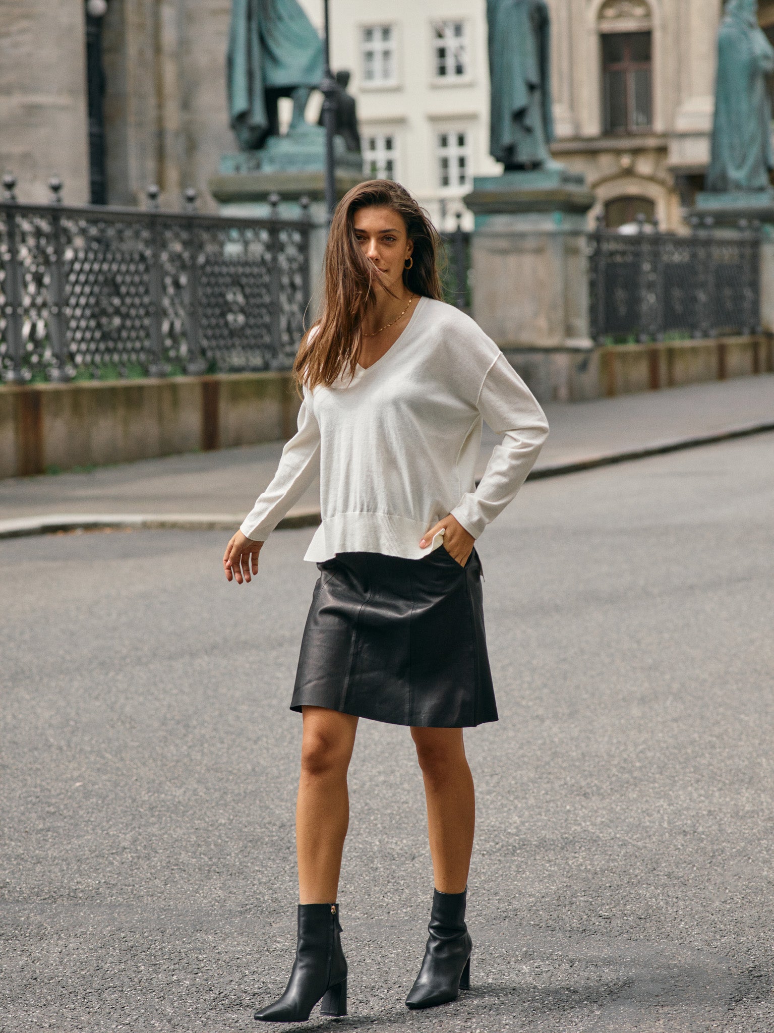 Modelshot / Ecru / Detail